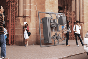 Ho-Chi-Minh-ambient-marketing-viet-nam-ogilvy-mather-creativity-Tamiya-2-600x401