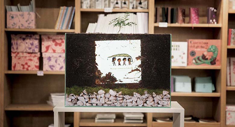 pequeno-editor-tree-book-tree-outdoor-direct-marketing-design-pr-371807-adeevee-1024x683